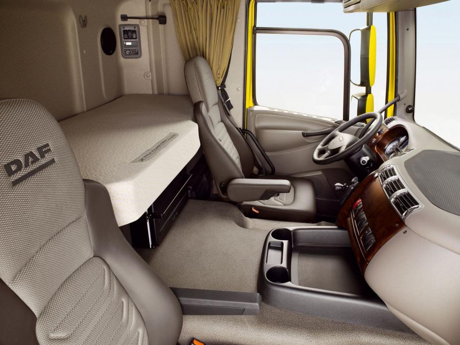  DAF CF85 4x2 FT Space Cab 2006 года  (фото 5 из 12)